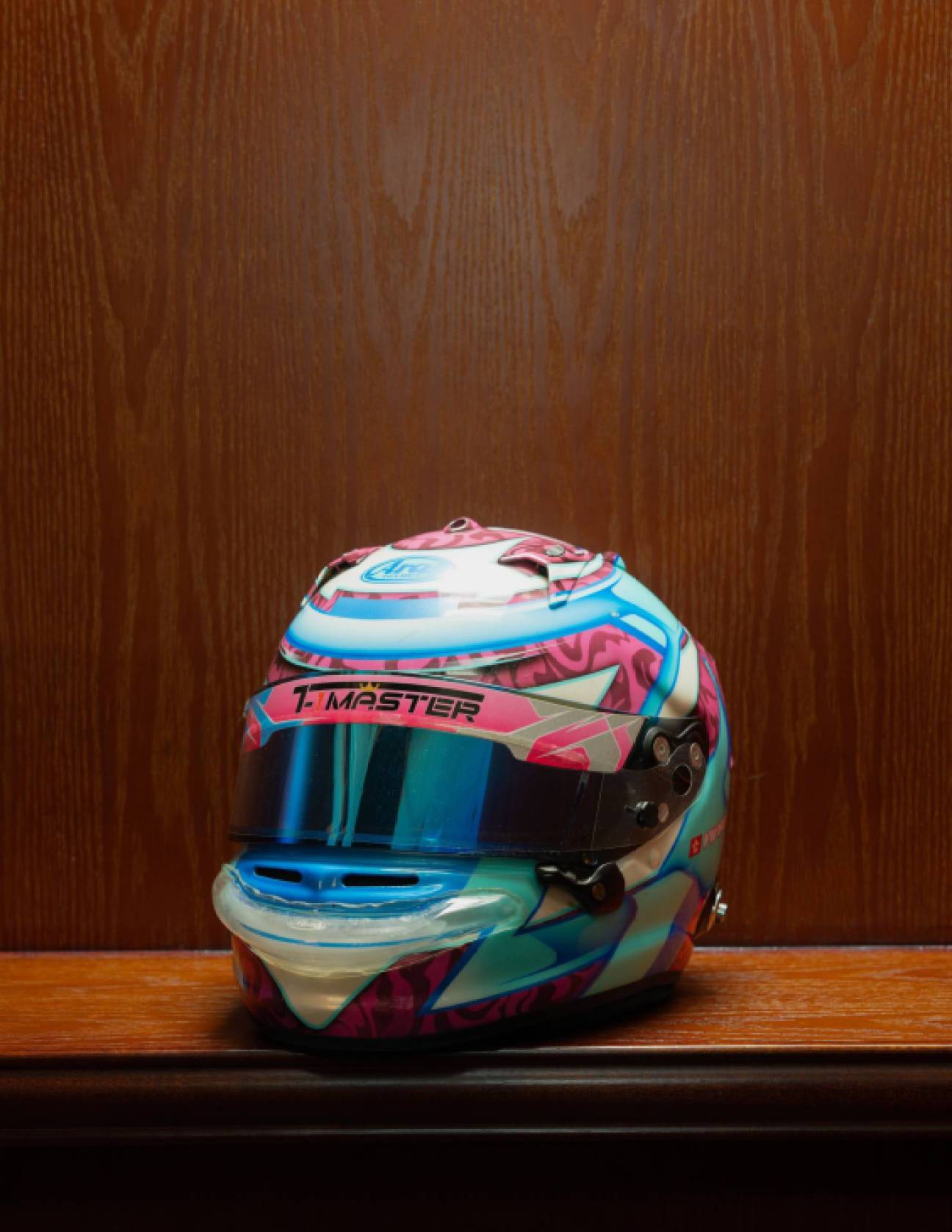 A race driver’s helmet.
