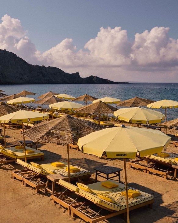 Umbrellas at Jacquemus Jondal beach club 