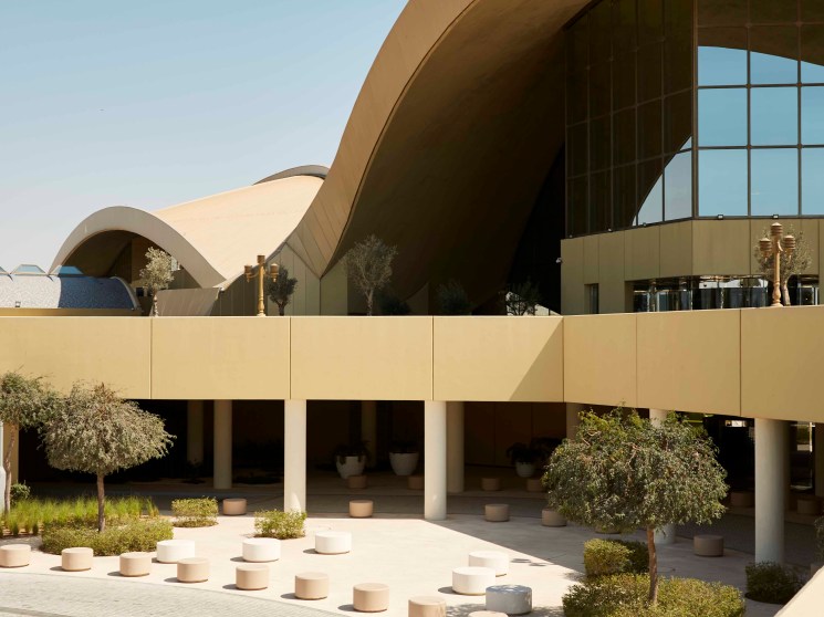 Erth exterior