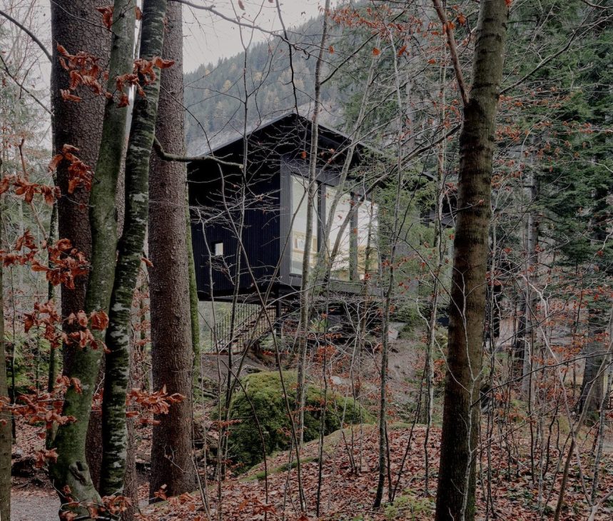 Lake Blausee cabin
