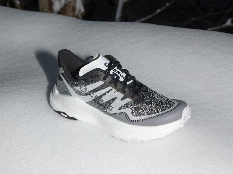 Icebug winter running shoe on snow