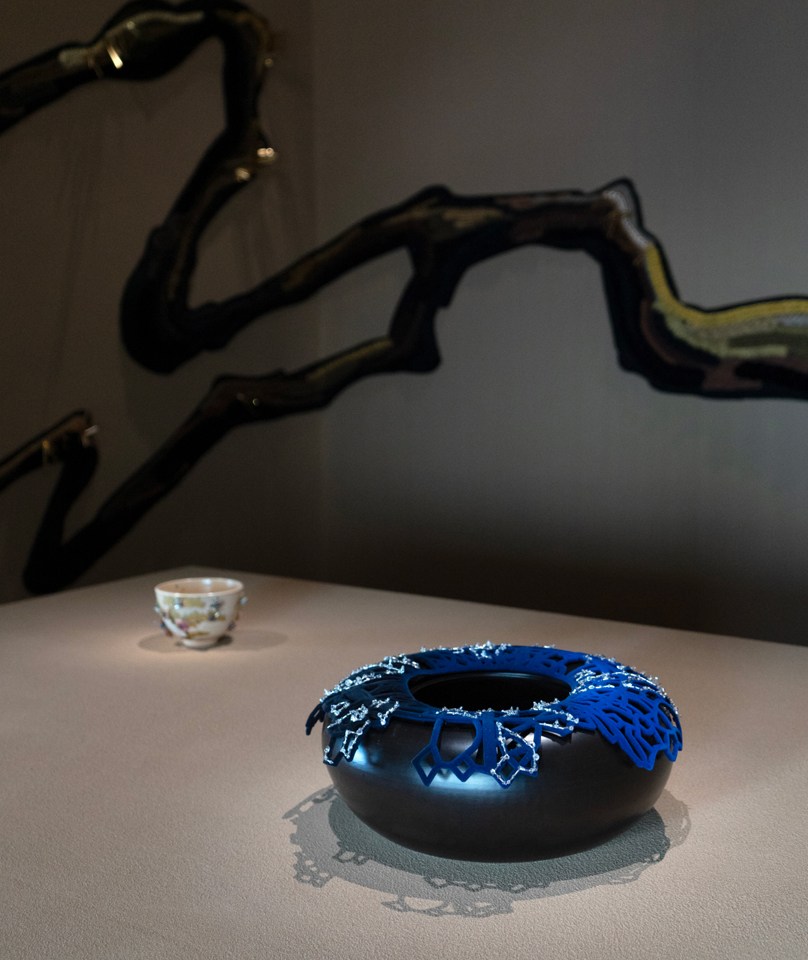 A collaborative work by Zengoro Eiraku 18th and Atelier Montex