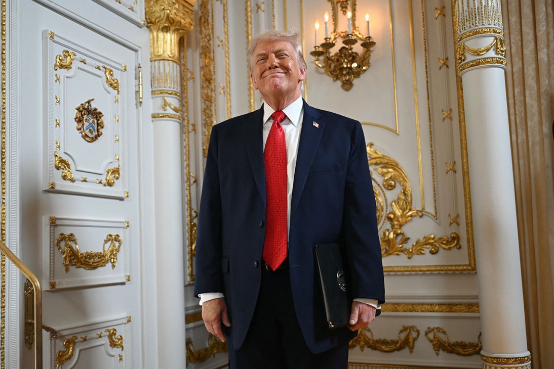 Trump in the gilded Oval Office