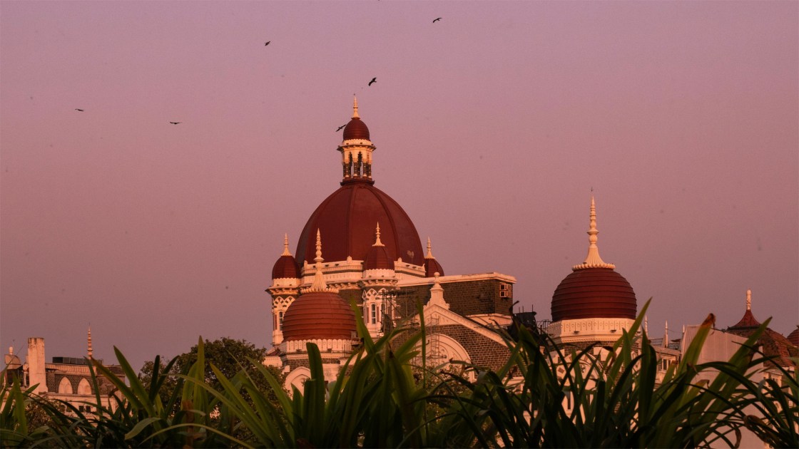 An image of Mumbai at dusk