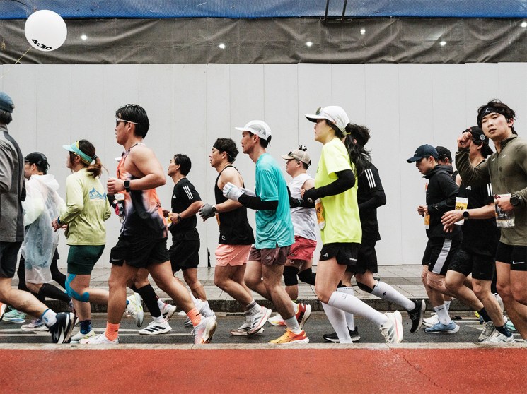 Running brands are going the extra mile as South Koreans take to the great outdoors