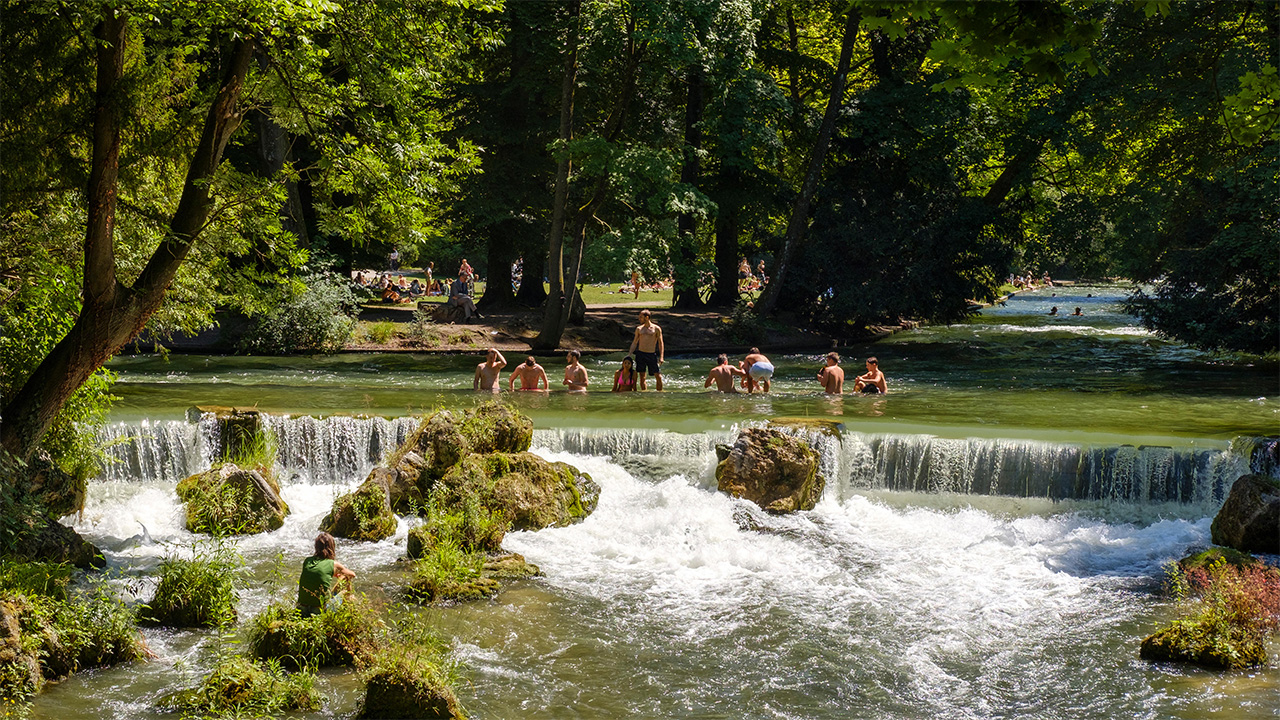 Tall Stories 527: Thrills and chills in Munich’s Eisbach