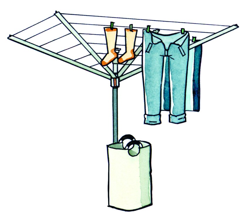 Stewi telescopic clothes dryer with laundry hanging outdoors