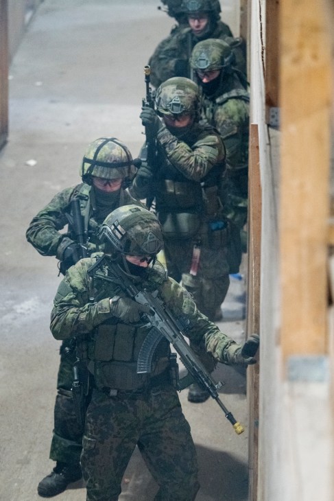 Guard Jaeger Regiment conscripts with Finnish RK 95 TP assault rifles