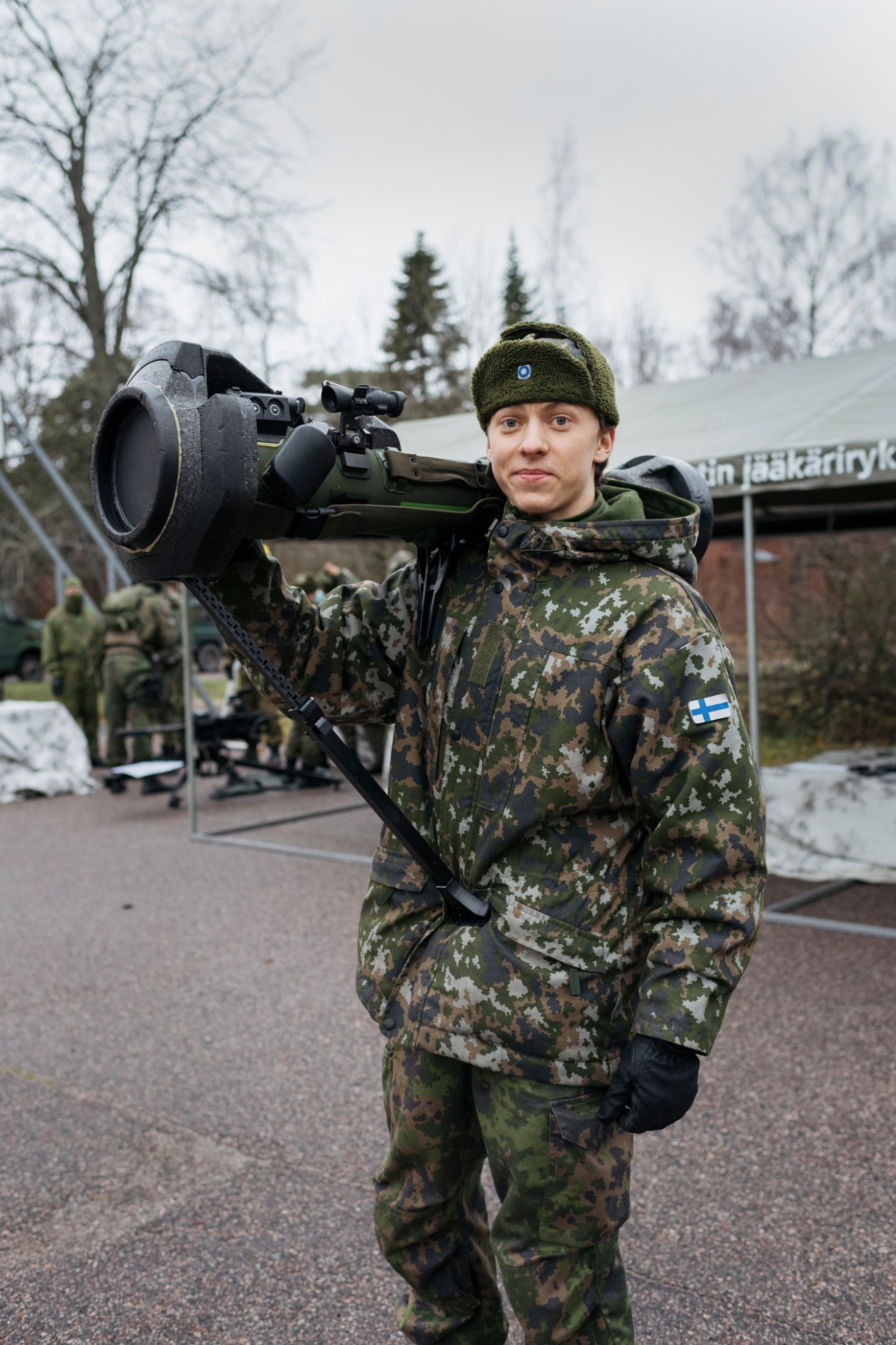 Conscript holding an NLAW anti-tank missile launcher