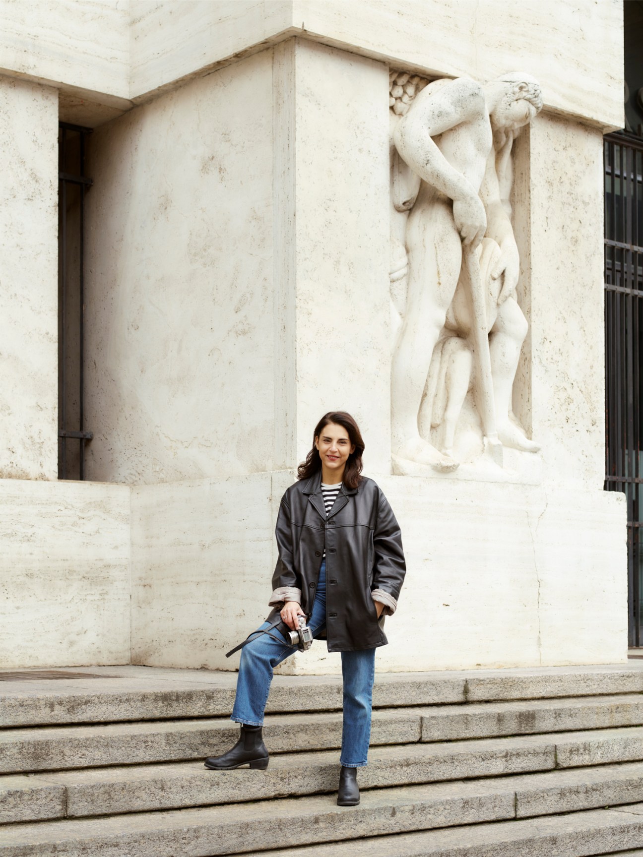 Elisabetta Claudio portrait shot by Luigi Fiano near Borso Italiana building in Milan