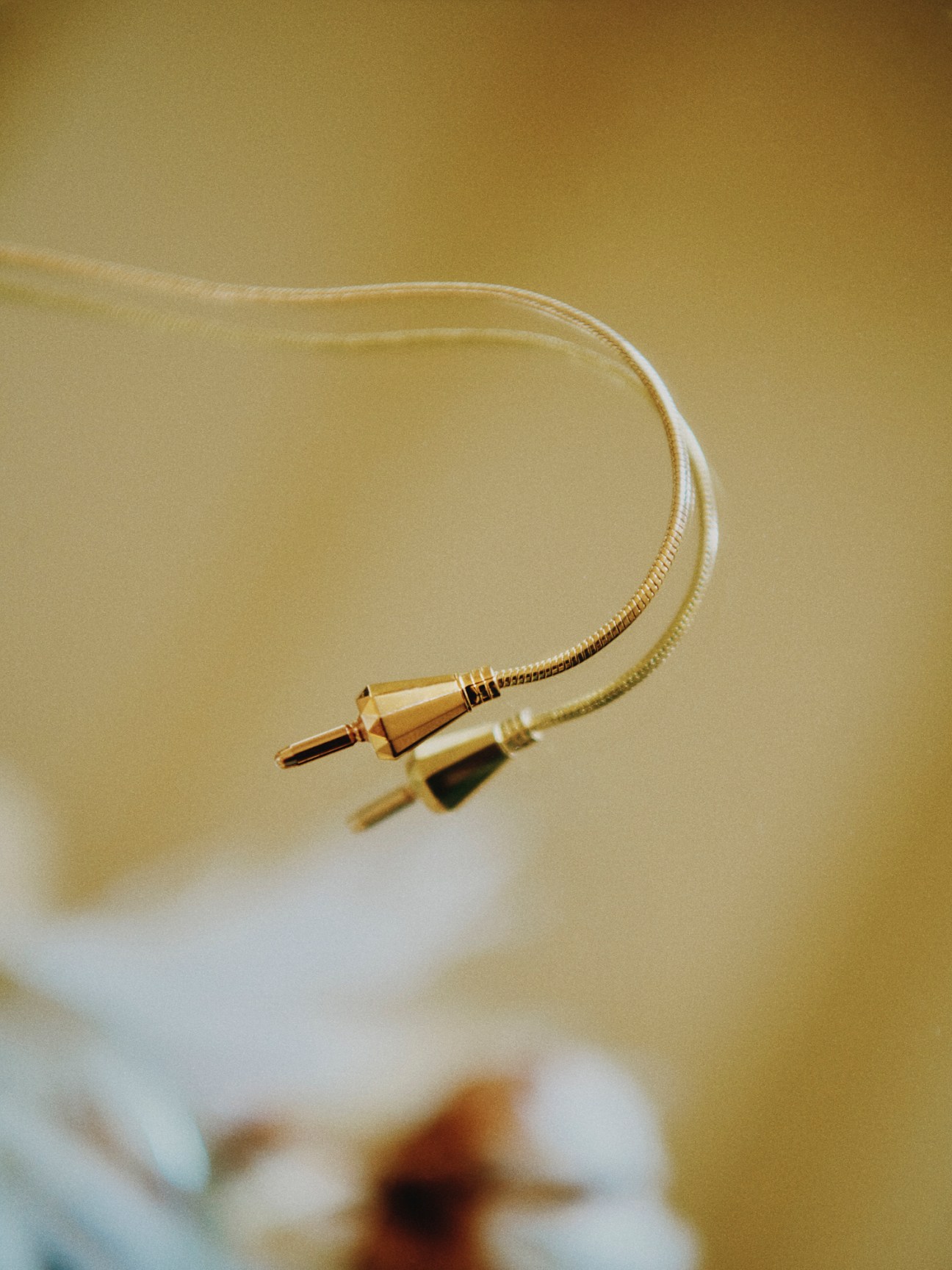 Close-up of hands crafting Boucheron jewellery