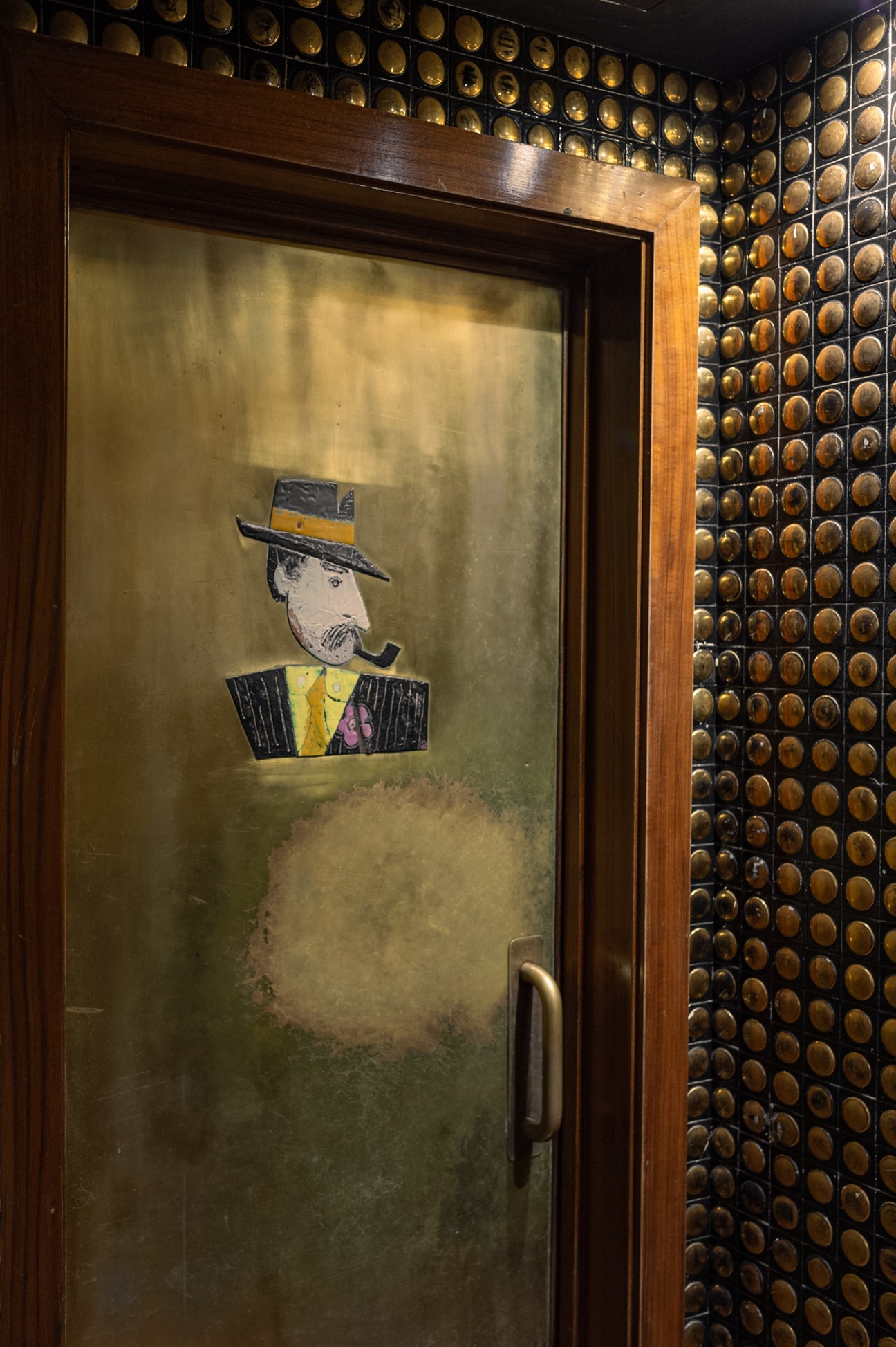 Brass accents at Galeto restaurant Lisbon