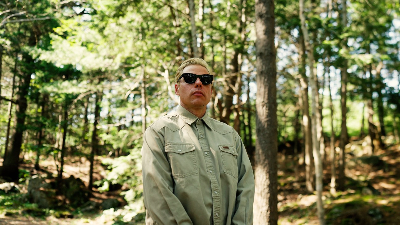 Portrait of Finnish-Canadian musician Afie Jurvanen, also known as Bahamas, looking contemplatively to the side