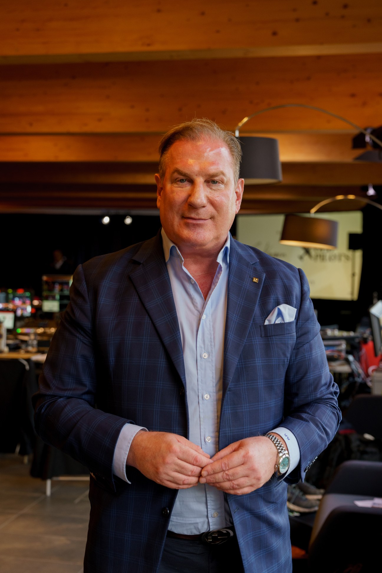 Portrait of Les Roches alumnus Wolf Wagschal in professional hospitality attire