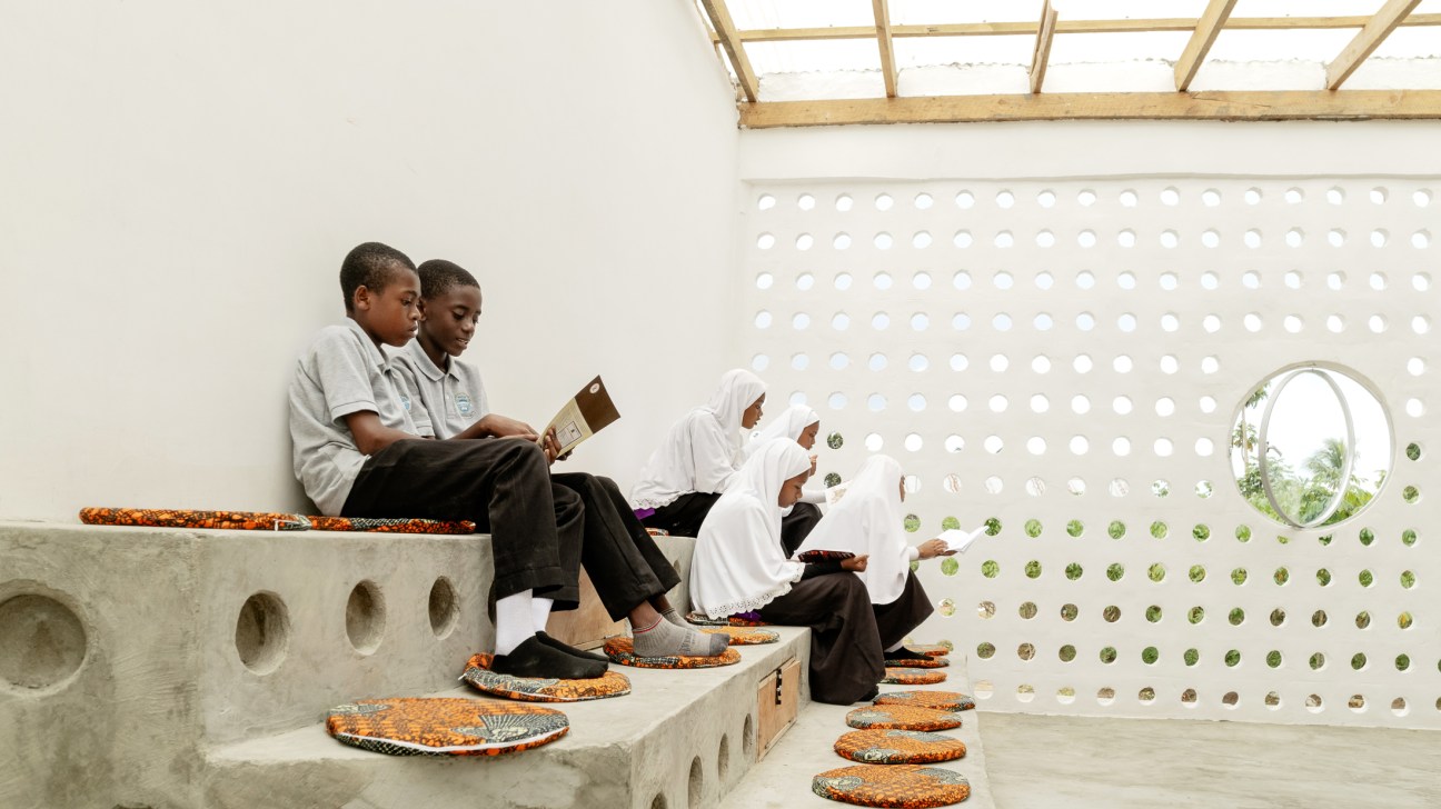 children reading books