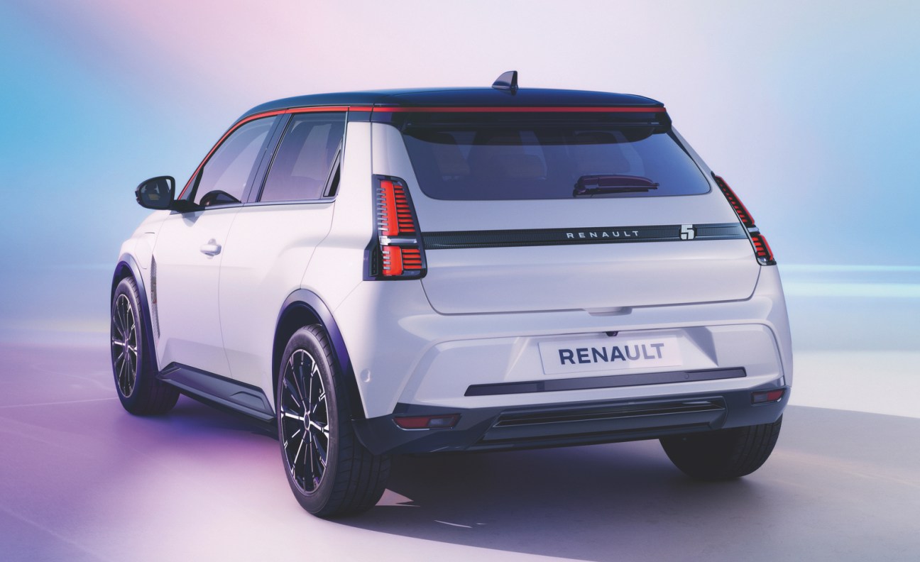 Renault 5 EV, view from the back