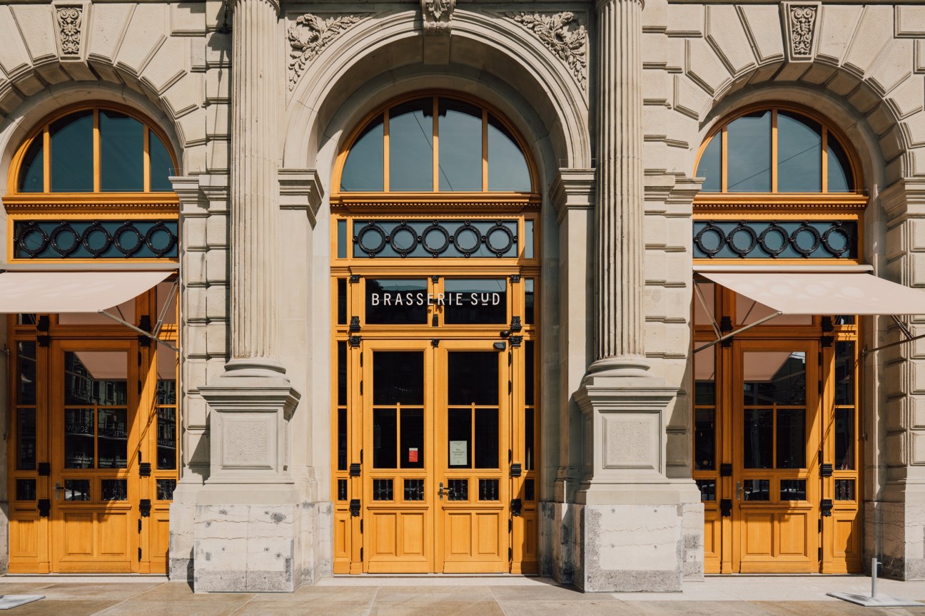 Zürich Hauptbahnhof restaurant entrance