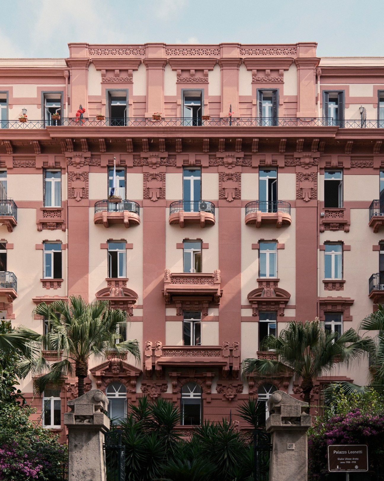 Liberty palazzo in Chiaia