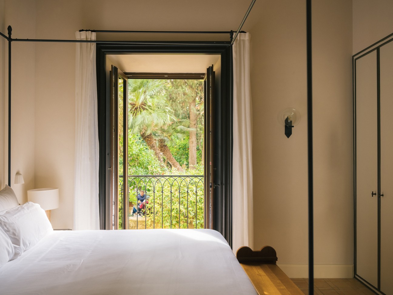 Serene guest room