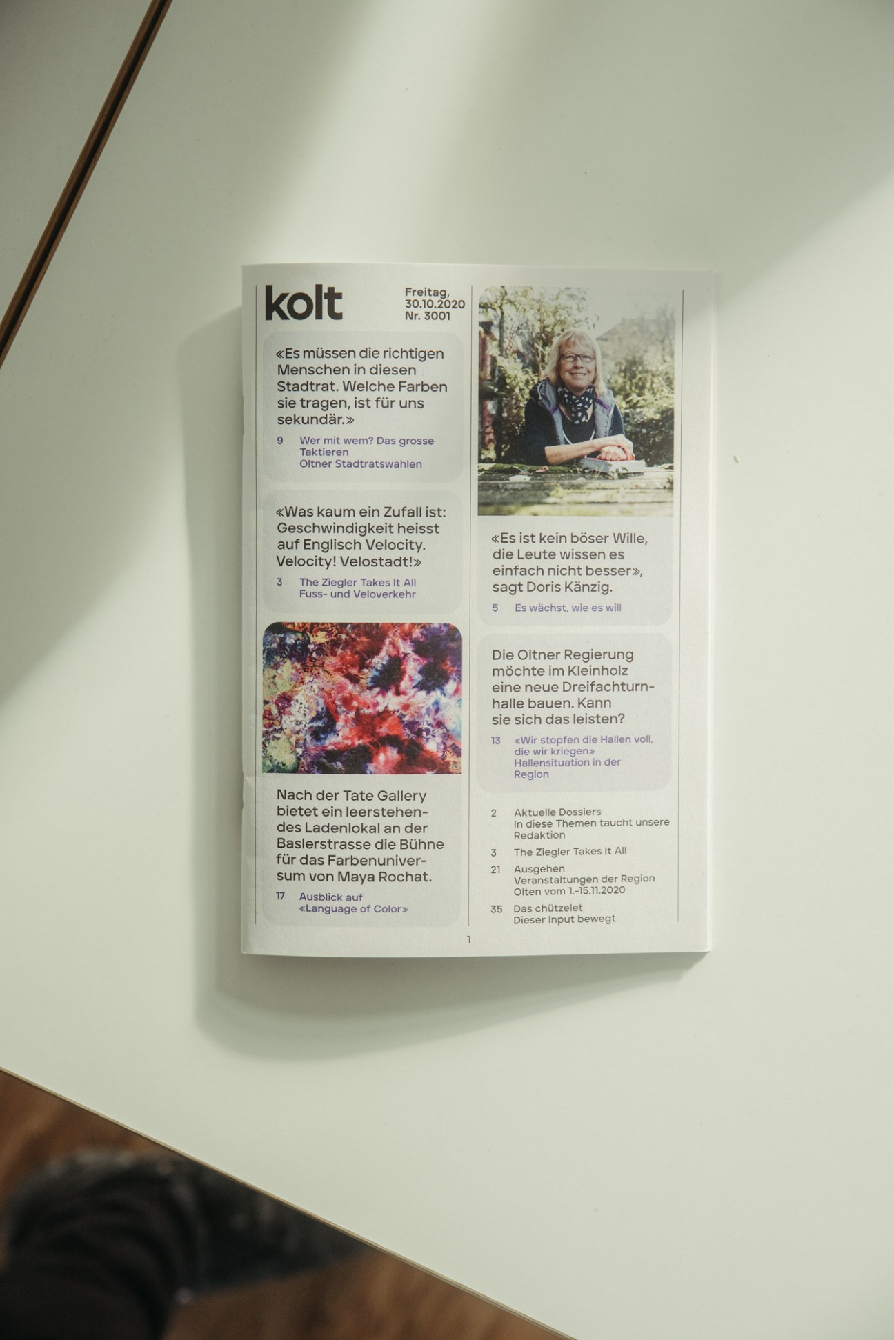 Kolt magazine issue 3001 displayed flat, showing German-language articles and a portrait photograph on the cover.