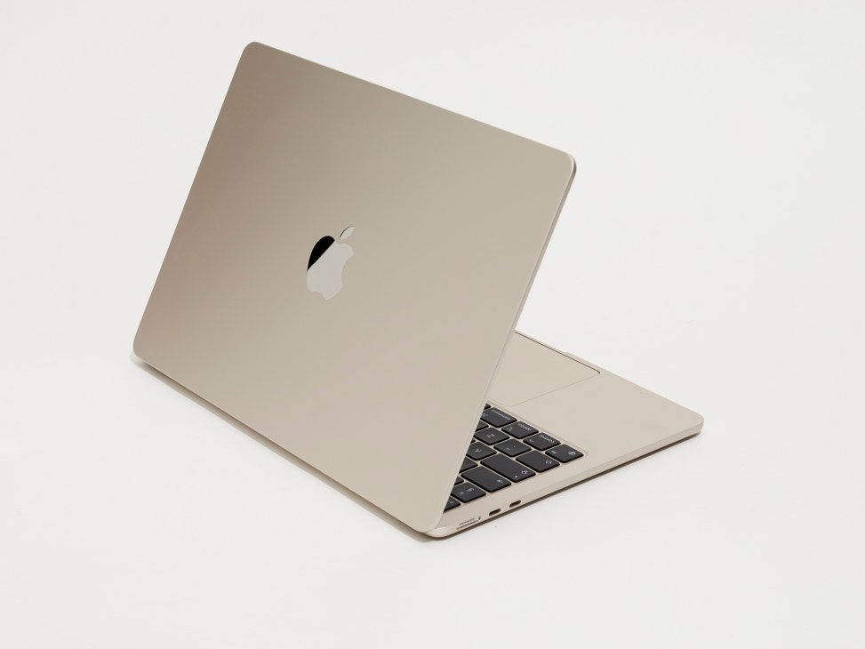 Apple MacBook Air in starlight color with flat lid design