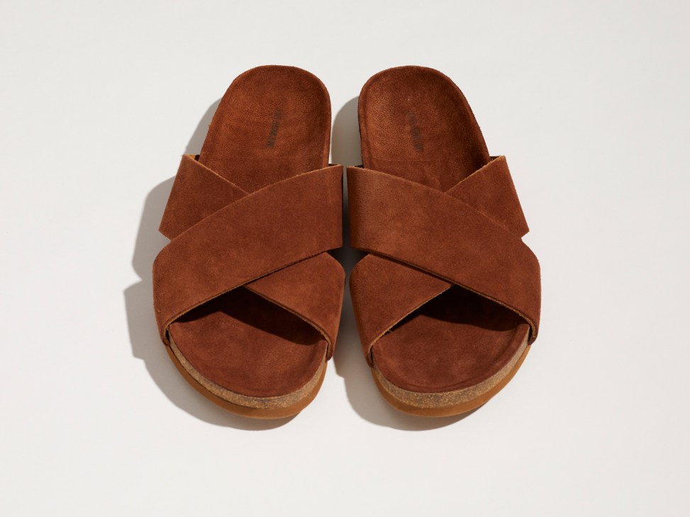 Brown suede sandals with crossed straps by Myrqvist