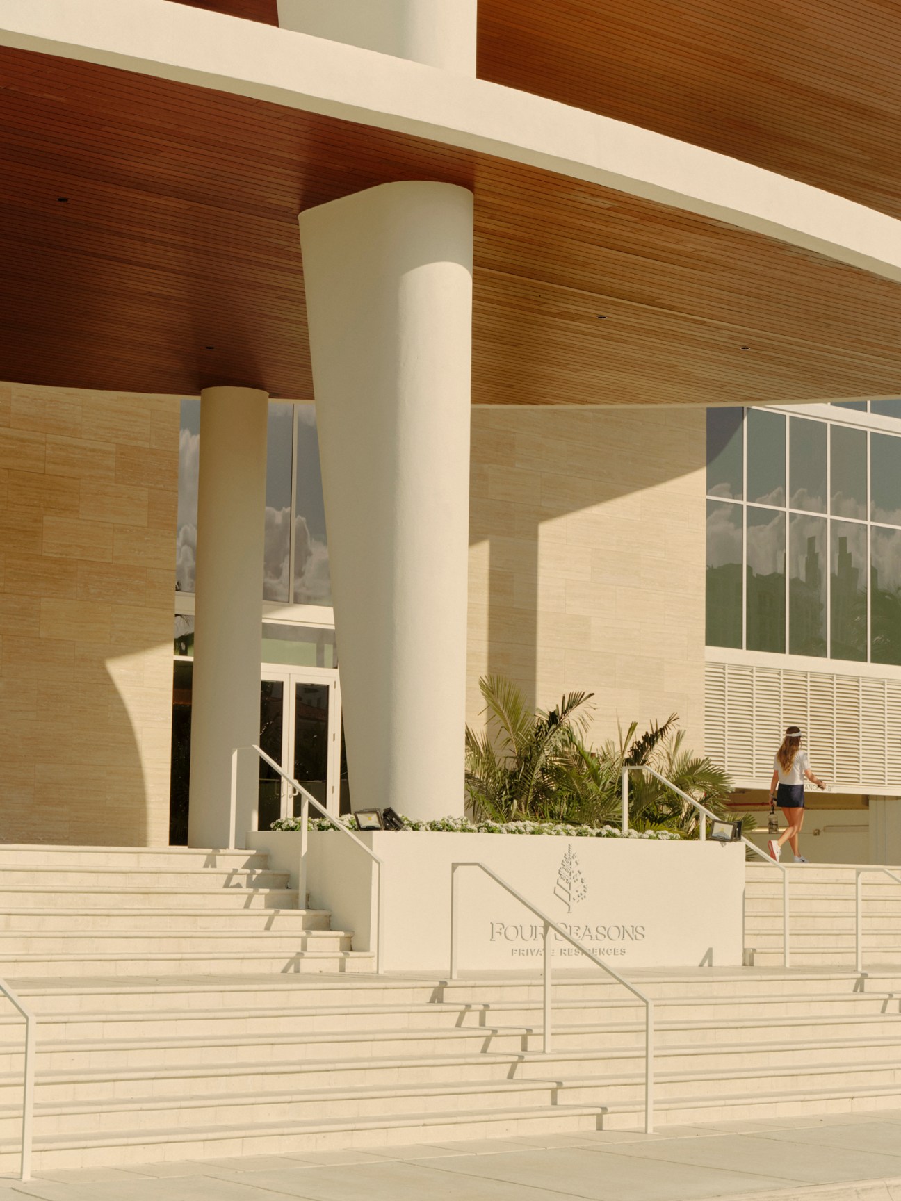Exterior facade and main entrance of Four Seasons Fort Lauderdale with curved architectural design