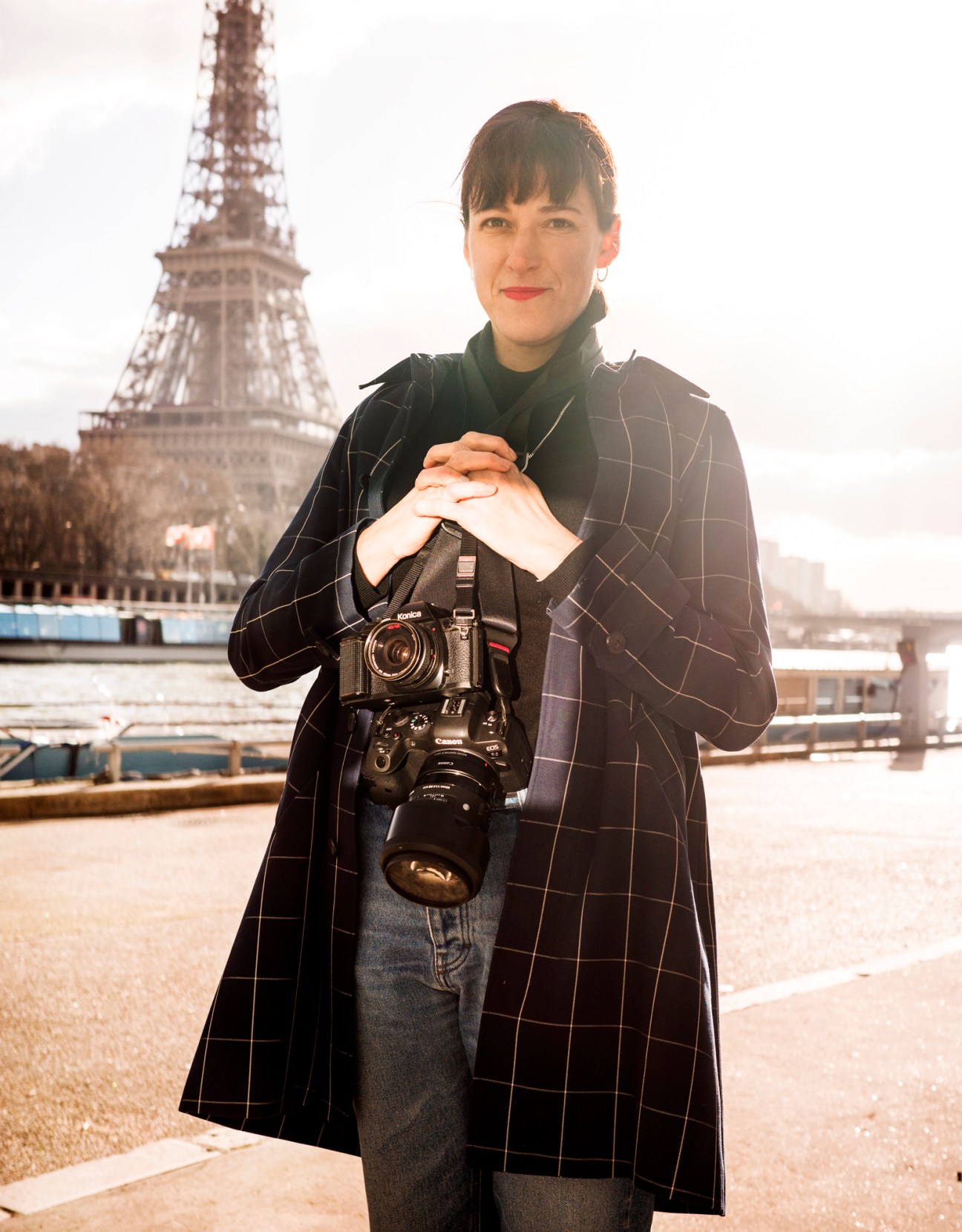 Stephanie Füssenich portrait shot by Alexis Armanet with analog camera near Eiffel Tower