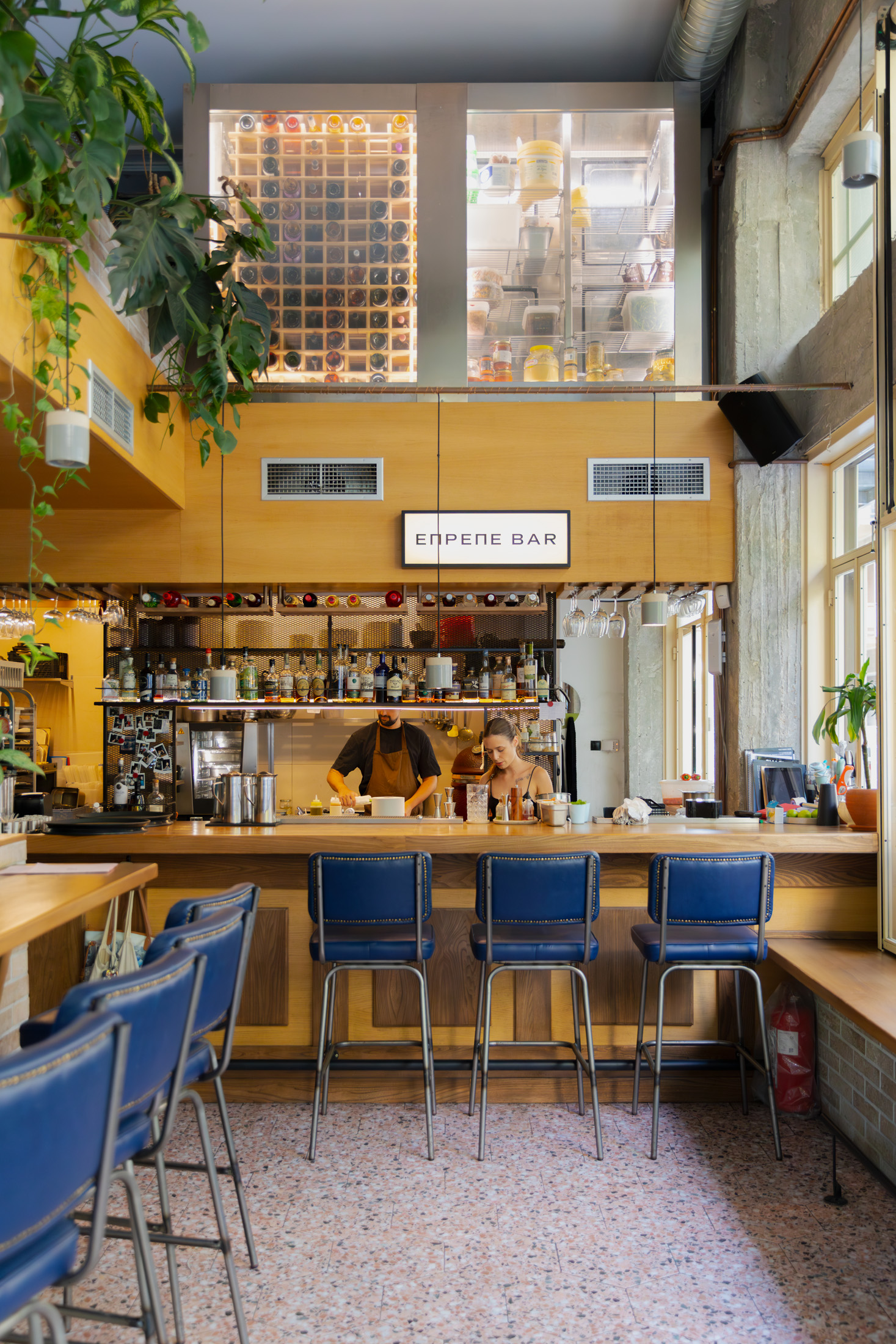 The bar at Eprepe.