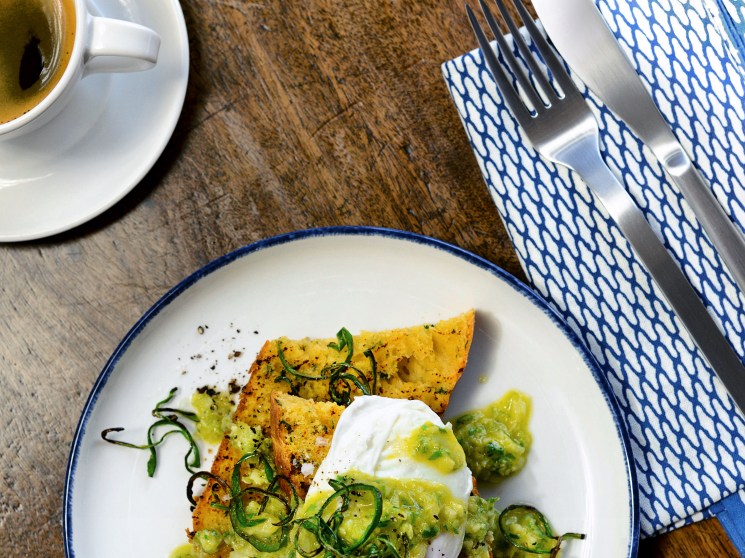 Poached eggs with green chilli & cornbread