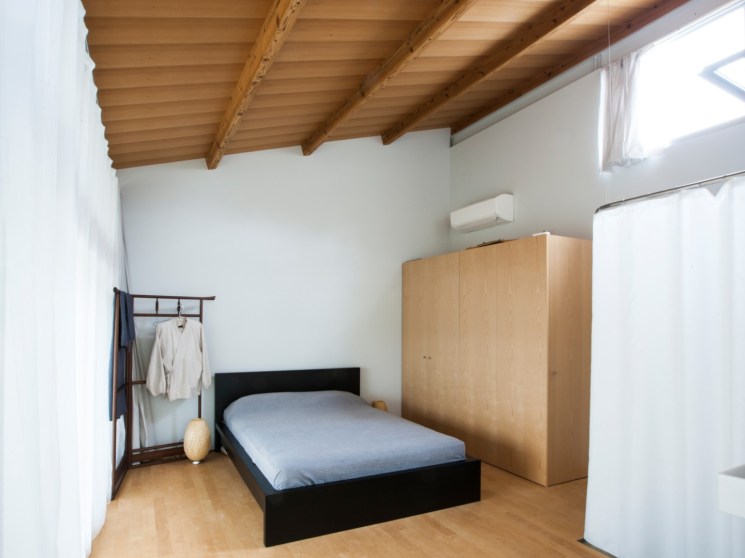 A bedroom at Nishinoyama House.