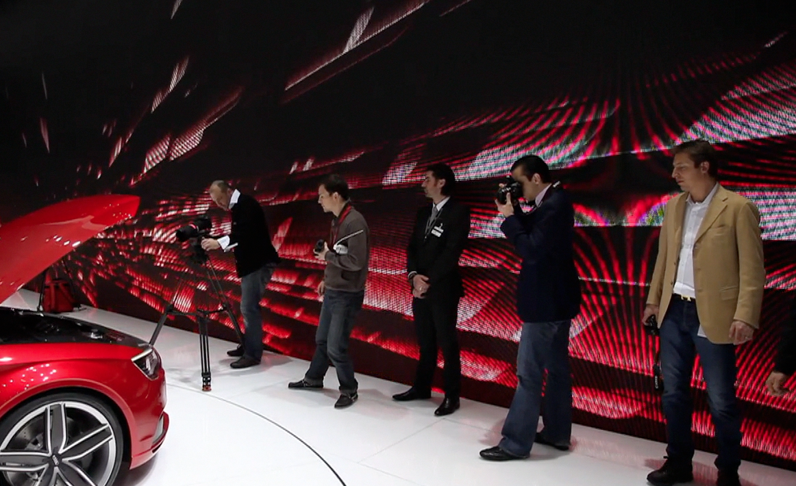 photographers at Geneva Motor Show 2011