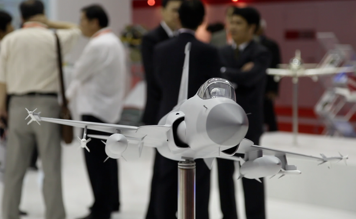 airplane model at airshow