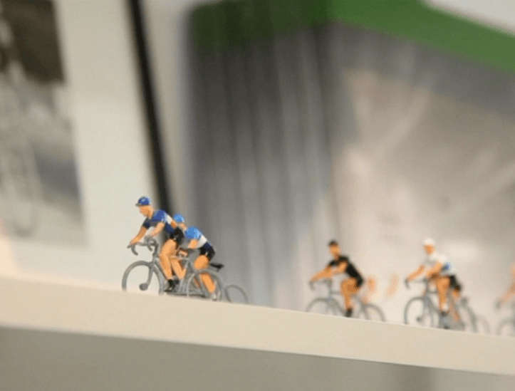 model figures of cyclists
