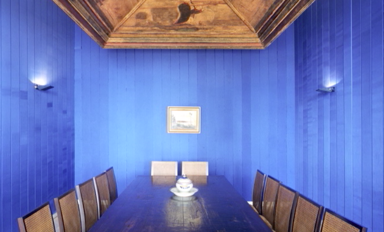 blue room