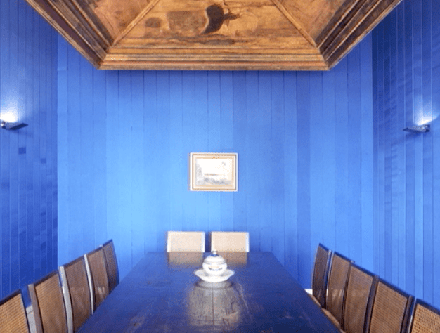 blue room