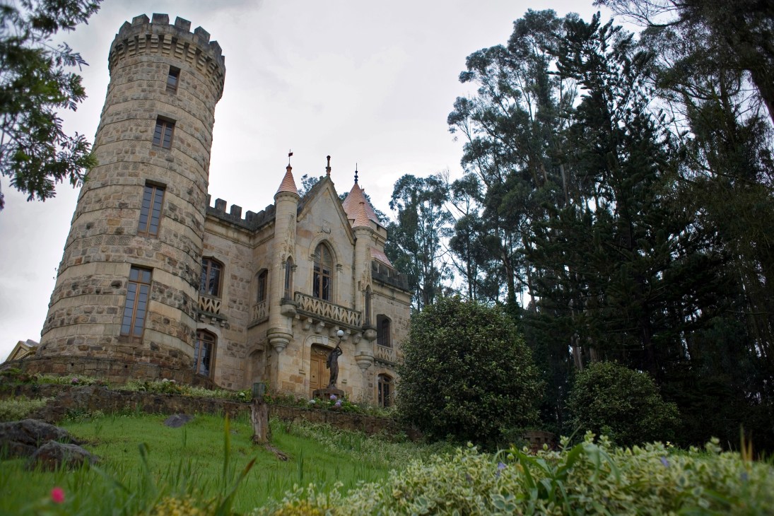 Castillo Marroquín, a stone fortress-style castle with a cylindrical tower, seized from drug kingpin Juan Camilo Zapata Vásquez.