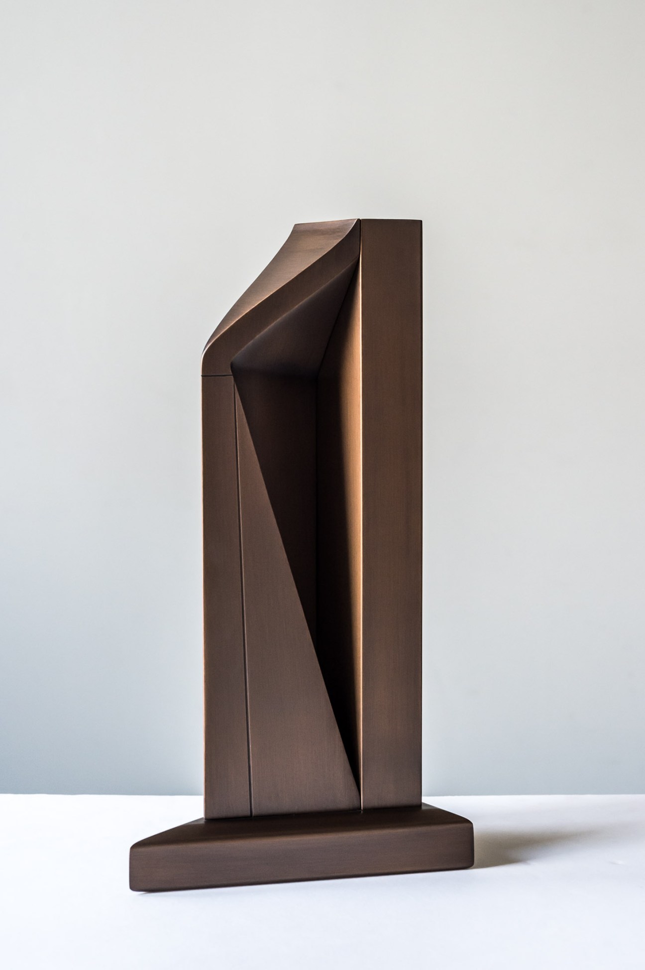 Bronze fin mock-up with curved angular design and patinated finish for Bloomberg London headquarters