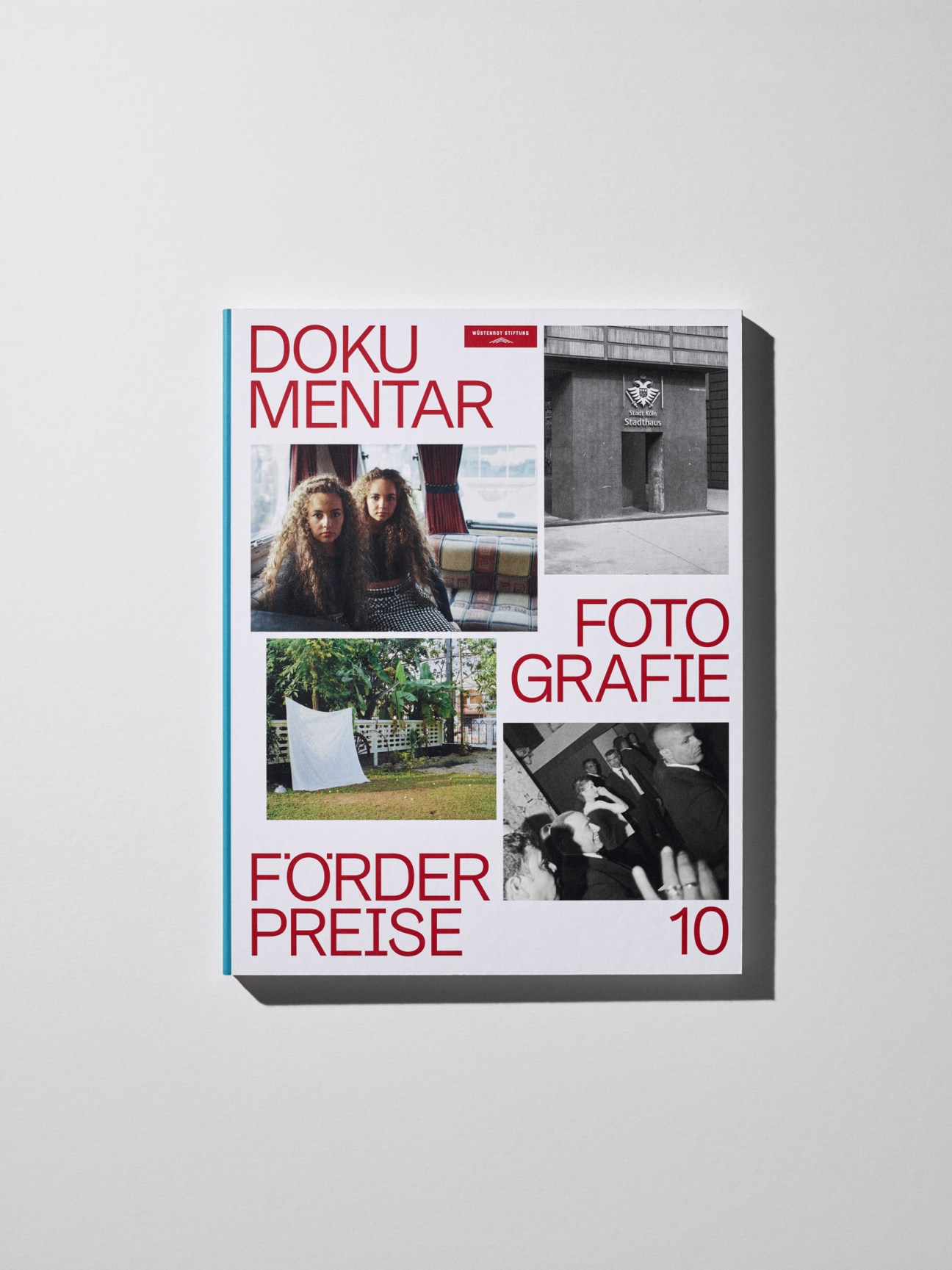 Magazine cover featuring red typography, multiple photographs, and German text including "Dokumentar", "Fotografie", and "Forderpreise".