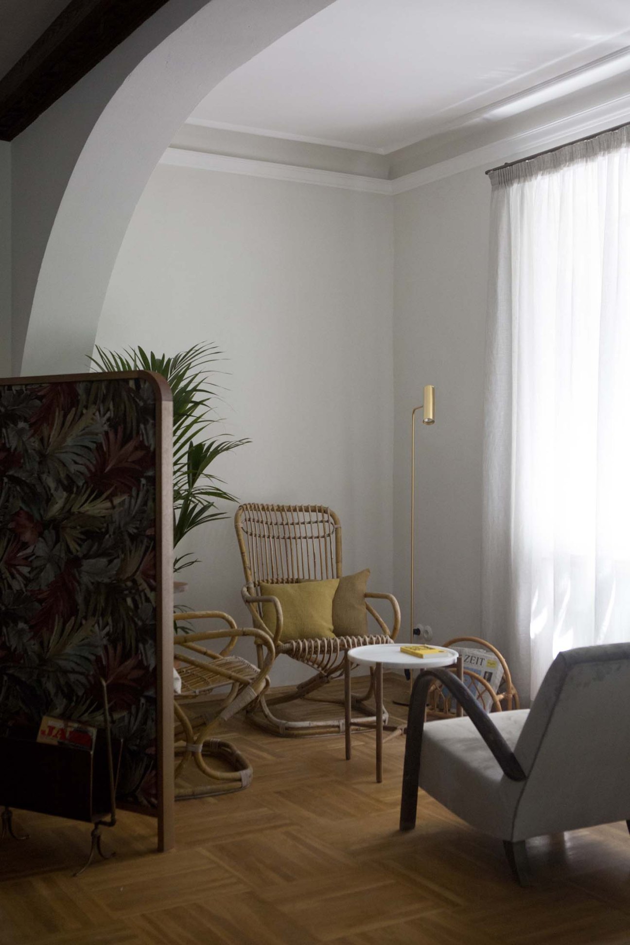 Cozy seating area inside Villa Arnica with vintage furnishings